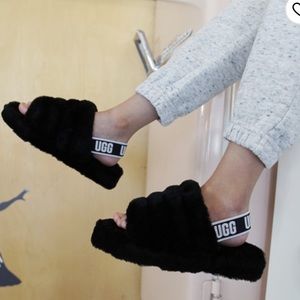 Ugg Fluff slide slippers for toddlers size 11